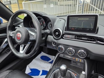 Fiat 124 Spider 1.4 MultiAir II 140KM 2016 FIAT 124 Spider Lusso* 1.4l benzyna Turbo 140KM 19,272km Dokumentacja, zdjęcie 11