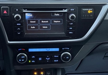 Toyota Auris II Hatchback 5d Dual VVT-i 100 99KM 2013 Toyota Auris Salon Polska, Serwis ASO, KameraCzujniki parkowania 1.3 99KM, zdjęcie 2