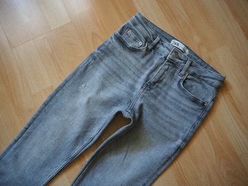 ZARA __ SPODNIE RURKI JEANS __ R. 34/XS