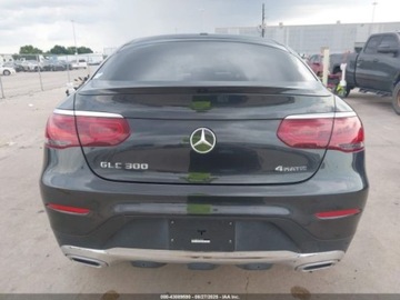 Mercedes GLC C254/X254 2023 Mercedes-Benz GLC 2023 r., 2,0L GLC 300 COUPE 4MATIC 2.0 Benzyna 255KM, zdjęcie 4