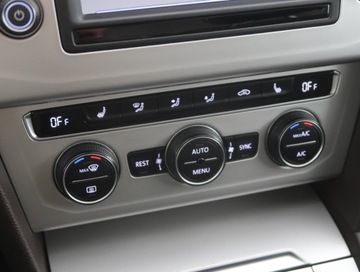 Volkswagen Passat B8 Variant 2.0 TDI BlueMotion SCR 150KM 2016 VW Passat 2.0 TDI, Salon Polska, Serwis ASO, Navi, zdjęcie 11