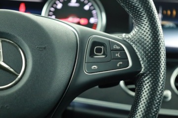 Mercedes Klasa E W213 All-Terrain 2.0 220d 194KM 2017 Mercedes E E 220 d 4MATIC, 1. Właściciel, zdjęcie 21