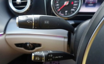 Mercedes Klasa E W213 Limuzyna 2.0 220d 194KM 2018 Mercedes-Benz Klasa E 220d 195KM 4Matic Salon PL 2 wlasciciel Bogate wypos, zdjęcie 28