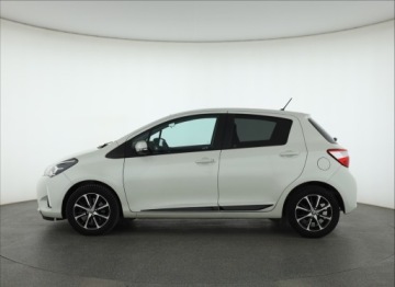 Toyota Yaris III Hatchback 5d Facelifting 2017 1.5 Dual VVT-iE 111KM 2018 Toyota Yaris 1.5 Dual VVT-i, Salon Polska, zdjęcie 2