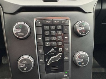 Volvo V40 II Hatchback 1.6 T3 150KM 2013 Volvo V40 1.6 benzyna150KM KineticGrzane foteleGrzana szybaSerwis ASOSalon, zdjęcie 16