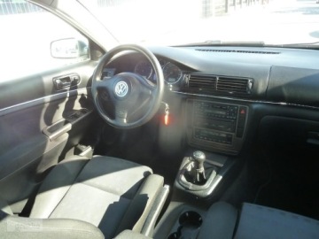 Volkswagen Passat B5 Sedan 1.9 TDI 130KM 2001 Volkswagen Passat Volkswagen Passat B5 Highline Klimatronik Zmieniarka Zar, zdjęcie 13