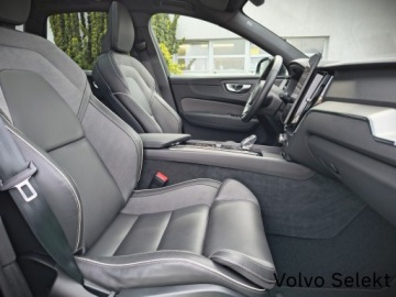Volvo XC60 II 2025 Volvo XC 60 XC60 B5B AWD, Black Edition, Hak, HUD,, zdjęcie 29