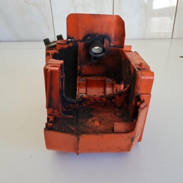 КОРПУС БАКА ДВИГАТЕЛЯ HUSQVARNA 240 RBD KARTER