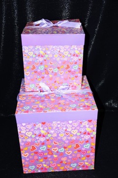 PUDEŁKO PREZENTOWE 22X22 CM 4 WZORY