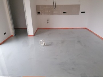 Эпоксидная смола ROYALRESIN 1кг для ламинирования