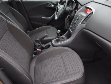 Opel Astra J Sedan 1.6 Twinport ECOTEC 115KM 2014 Opel Astra 1.6 16V, Salon Polska, Klima, Tempomat, zdjęcie 8