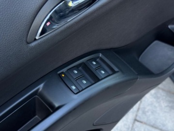 Opel Meriva II Mikrovan Facelifting 1.4 Turbo ECOTEC 120KM 2015 Opel Meriva 1.4 Benz 120KM, Zadbany, Bogato Wyposazony 1.4 Benzyna 120KM, zdjęcie 18