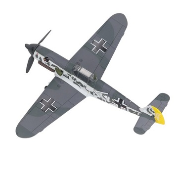 Модель самолета-истребителя BF109 в масштабе 1:72