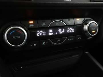 Mazda 3 III Hatchback  2.0 SKYACTIV-G 120KM 2015 Mazda 3 navi klima auto czujniki parkowania grzane, zdjęcie 25