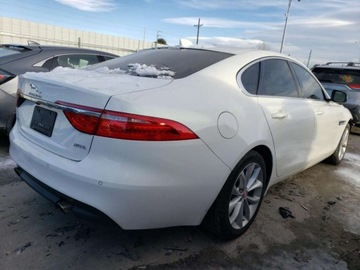 Jaguar XF II 2018 Jaguar XF Premium 2018 2.0l 2.0 Benzyna 247KM, zdjęcie 3