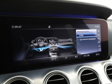 Mercedes Klasa E W213 2019 Mercedes E 200 automat jasne skóry full LED duże, zdjęcie 26