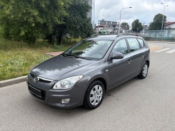 Hyundai i30 I CW 1.6 CRDi 90KM 2009 HYUNDAI I30 1.6 CRDI KLIMA BEZWYPADKOWY Z NIEMIEC