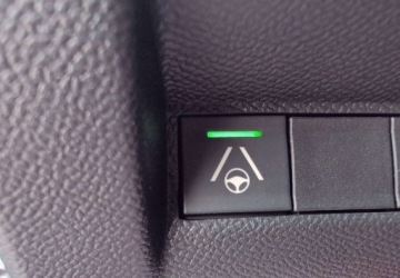 Peugeot 2008 II SUV Facelifting 1.2 Hybrid 145 145KM 2025 Peugeot 2008 II (2019-) SalonPL FV23 Zadbany mHev 145KM Kredyt 0 Leasing 1, zdjęcie 15