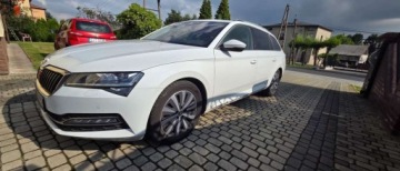 Skoda Superb III Kombi Facelifting 2.0 TDI SCR 150KM 2022 Skoda Superb Skoda Superb Combi 2.0 TDI SCR 110 kW Style DSG 5d 2.0 Diesel