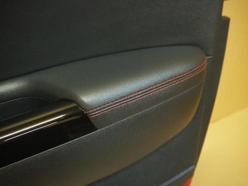 ОБИВКА ПЕРЕДНЕЙ ПРАВОЙ ДВЕРИ SPORTAGE IV GT