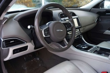 Jaguar XE Sedan 2.0 i4 200KM 2017 Jaguar XE Bezwypadek Salon PL 1rej. 2018 RWD 2.0 Benzyna, zdjęcie 6