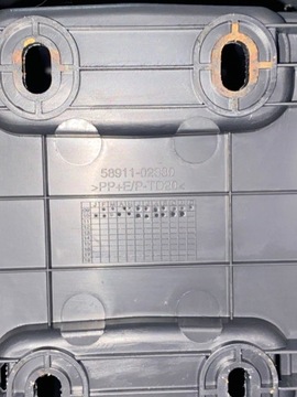 LOKETNÍ OPĚRKA TOYOTA AURIS I FACELIFT