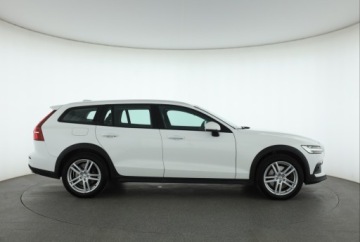 Volvo V60 II  Kombi 2.0 D4 190KM 2019 Volvo V60 Cross Country D4 2.0 AWD, Serwis ASO, zdjęcie 5