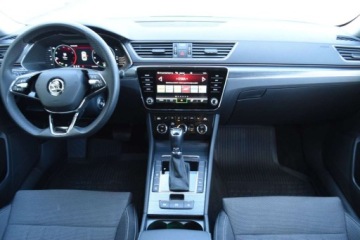 Skoda Superb III Liftback Facelifting 2.0 TSI 190KM 2023 Skoda Superb SalonPL tsi 190KM DSG Style Matrix Navi Kessy Kamera Ambiente, zdjęcie 9