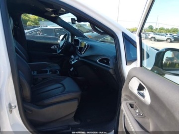 Chrysler Pacifica II 2024 Chrysler Pacifica Touring L 2024 3.6 Benzyna 287KM, zdjęcie 9