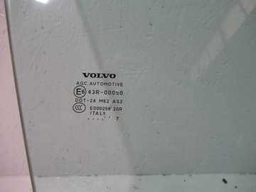 SKLO (OKNO) BOČNÍ PRAVÁ PŘEDNÍ DVEŘE VOLVO C 30
