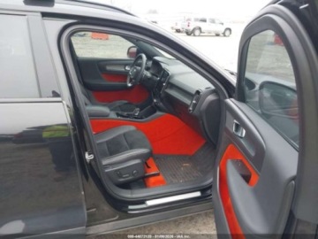 Volvo XC40 Crossover 2.0 T5 247KM 2020 Volvo XC 40 T5 R-Design 2020 2.0 Benzyna 248KM, zdjęcie 9