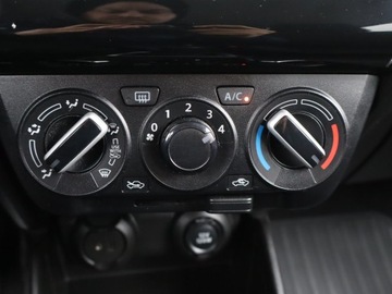 Suzuki Swift VI Hatchback 1.2 DualJet 90KM 2020 Suzuki Swift 1.2 SHVS, Salon Polska, Serwis ASO, zdjęcie 15