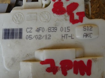 AUDI A3 8P 8P4 5D SPORTBACK ZÁMEK DVEŘE LEVÝ ZADNÍ 7 PIN 7PIN 4F0839015