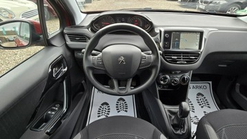 Peugeot 208 I Hatchback 3d 1.2 VTI 82KM 2014 Peugeot 208 navi, PDC, zdjęcie 11