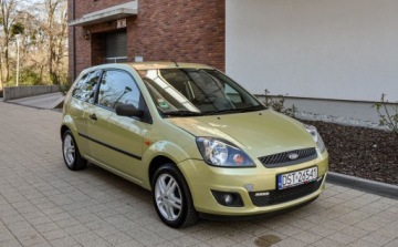 Ford Fiesta VI 1.4 16V 80KM 2005 Ford Fiesta 1,4 Automat 102 tys. km Lift 1.4 Benzyna 80KM, zdjęcie 5
