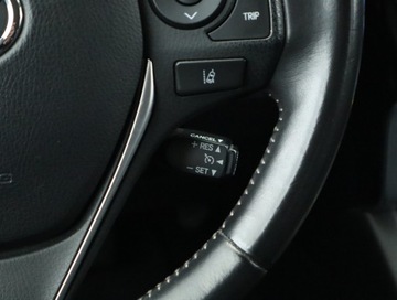 Toyota Auris II Hatchback 5d Facelifting 1.8 Hybrid 136KM 2015 Toyota Auris Hybrid, Automat, Skóra, Klima, zdjęcie 18