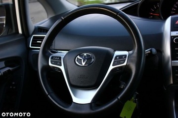 Toyota Verso Minivan Facelifting 1.6 D-4D 112KM 2015 Toyota Verso Toyota Verso 1.6 D-4D 7-Sitzer StartStop Skyview Edition 1.6, zdjęcie 37