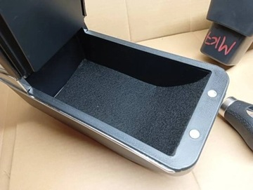 SUZUKI SWIFT MK7 КОМПЛЕКТ РУЧКИ ПЕРЕКЛЮЧЕНИЯ ПЕРЕДАЧ В ПОДЛОКОТНИКЕ