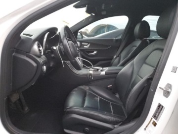 Mercedes Klasa C W205 2019 Mercedes-Benz Klasa C 300 4Matic 2019 2.0 Benzyna 255KM, zdjęcie 7