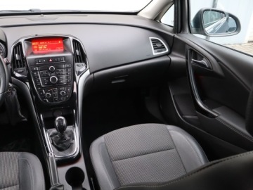 Opel Astra J Sports Tourer Facelifting 1.4 Turbo ECOTEC 140KM 2015 Opel Astra 1.4 T, GAZ, Skóra, Klima, Klimatronic, zdjęcie 7