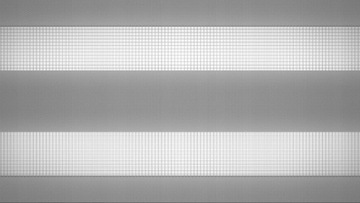 Жалюзи на окнах легко устанавливаются. Размеры 116х150.