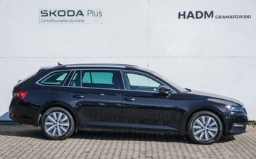 Skoda Superb III Kombi Facelifting 2.0 TSI 190KM 2022 Skoda Superb 2.0TSI 190KM DSG Style Grzane fotele kierownica El klapa GWAR, zdjęcie 4