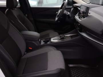 Nissan Qashqai III Crossover Facelifting 1.3 DIG-T MHEV 158KM 2025 Nissan Qashqai 1.3 DIG-T MHEV, 1. Właściciel, zdjęcie 8