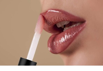 50 флаконов блеска для губ по 1,2 мл.