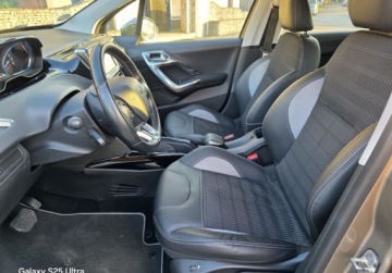 Peugeot 2008 I SUV Facelifting 1.2 PureTech 110KM 2016 Peugeot 2008 Automat 110KM Allure Bezwypadkowy Parktronic, zdjęcie 13