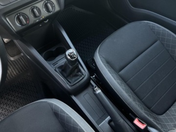 Skoda Fabia IV 1.0 TSI 95KM 2022 Skoda Fabia Ambition ! Tempomat ! Czujniki parkowa, zdjęcie 22