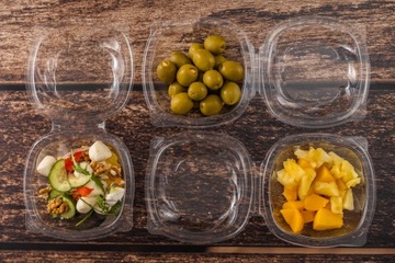 Pojemnik opakowanie na sałatkę plastikowe z pokrywką 500 ml 50szt