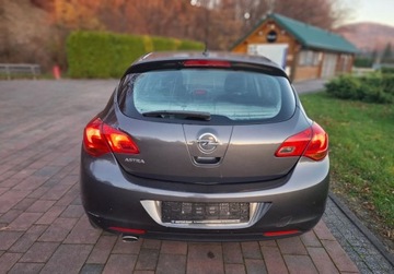 Opel Astra J 2010 Opel Astra Super stan 1.4 Benzyna 120KM, zdjęcie 3