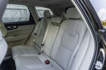 Volvo XC60 II 2025 Volvo XC 60 Plus Dark B5 AWD mild hybrid Benzyna, zdjęcie 19