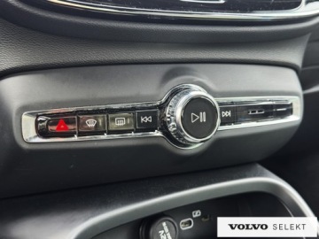 Volvo XC40 Crossover Facelifting 2.0 B3 163KM 2025 Volvo XC 40 B3 Core | Fusion Red | BLIS | Serwis A, zdjęcie 20